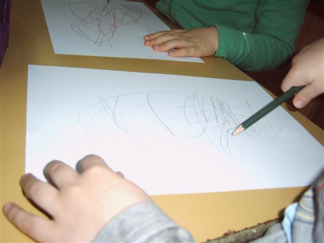 Dječje šaranje i crtanje-znakovi bitni za razvoj govora,
pisanja i mišljenja - slika broj: 10